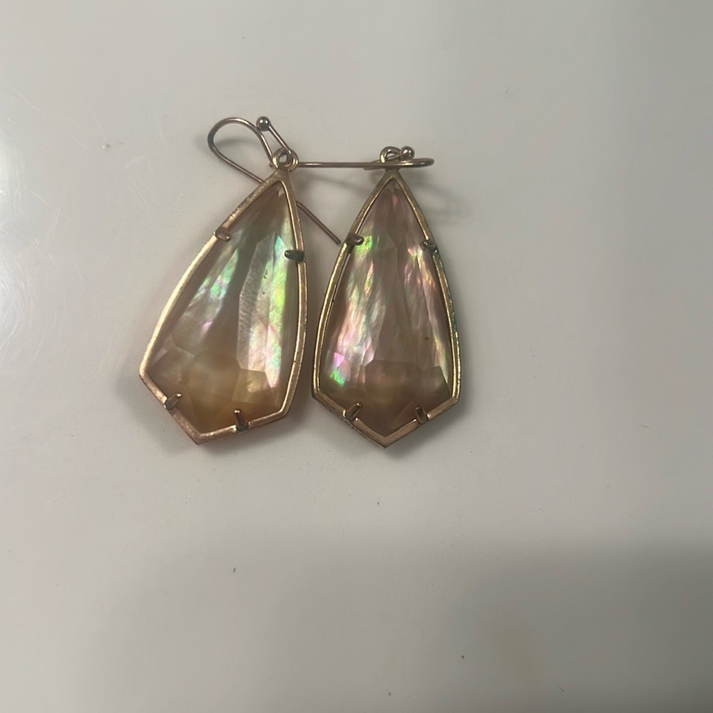 Kendra Scott rose gold mother of pearl earrings